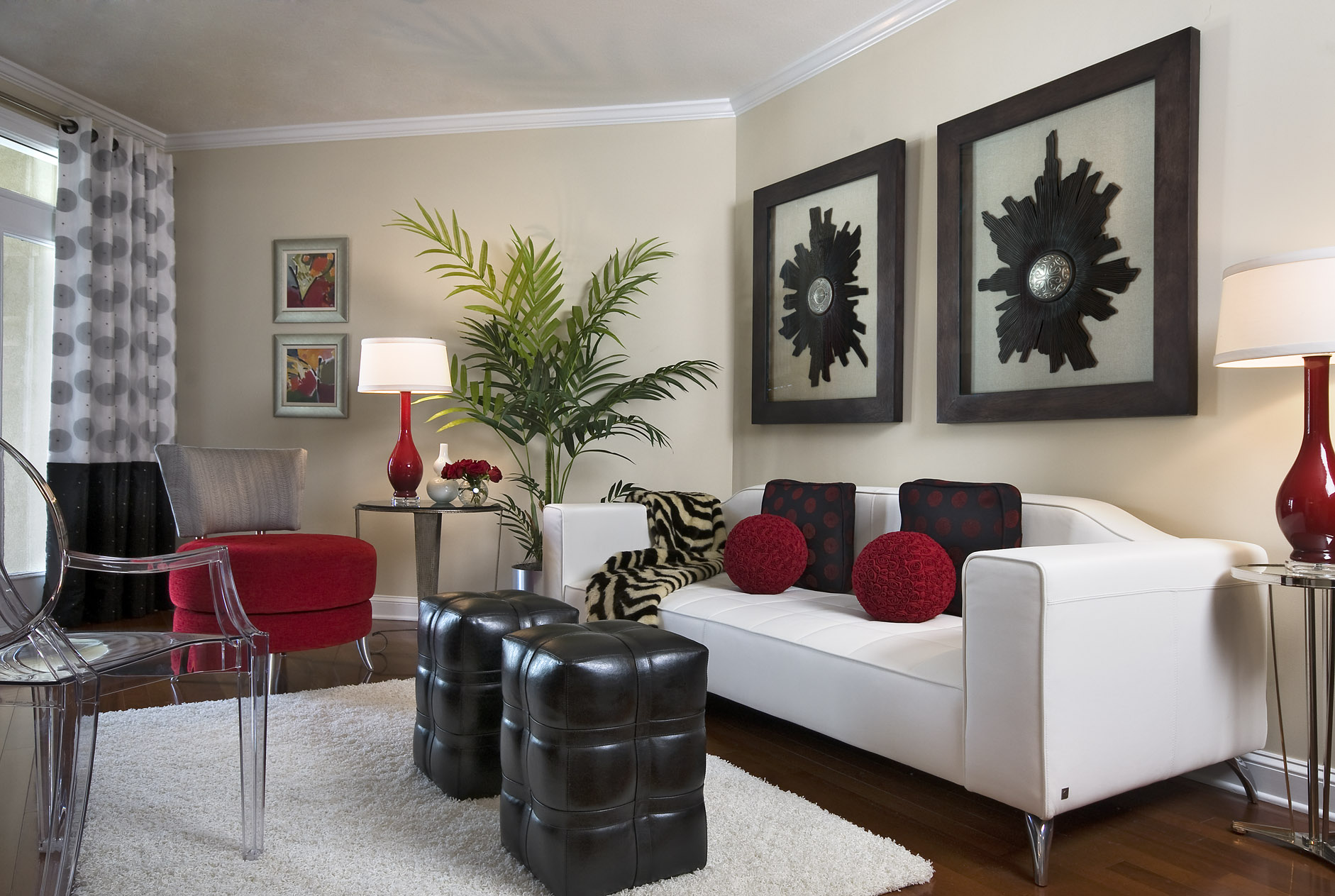 Small Living Room Decorating Ideas On a Budget